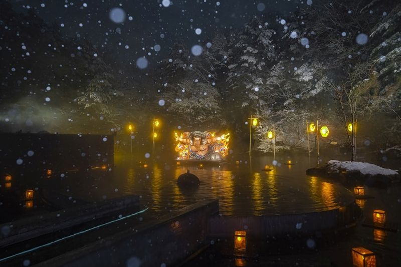 【星野リゾート今だけバナシ】青森屋で楽しむ冬のねぶた。絶景雪見露天ではかなげな笛の音色に耳を傾ける