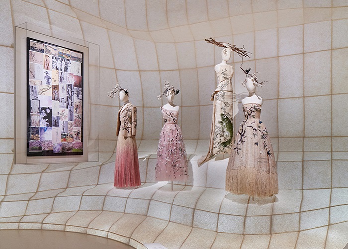 クリスチャン・ディオール、夢のクチュリエ」展、2つのキーワード