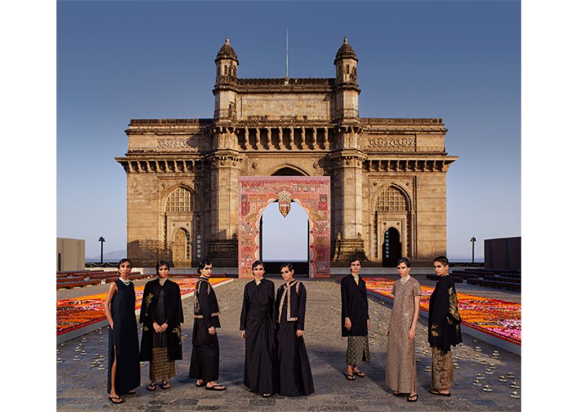 「ディオール」インド・ムンバイで現地の刺繍をふんだんにあしらった最新コレクション