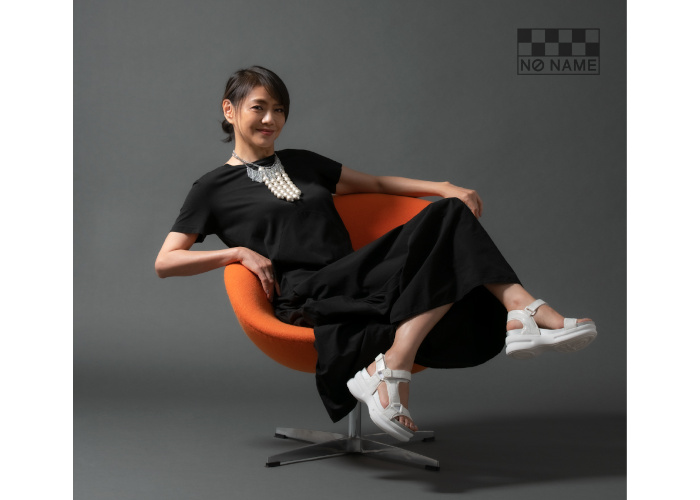 ノーネーム×モデル・前田典子」コラボ3年目となる限定カラーサンダルの