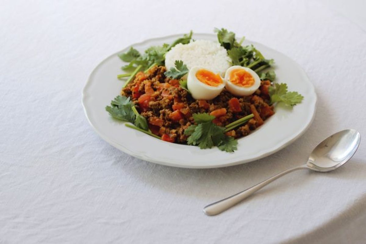 ＜La Cuillère de marie claire style＞第50回 ざく切りトマトのキーマカレー