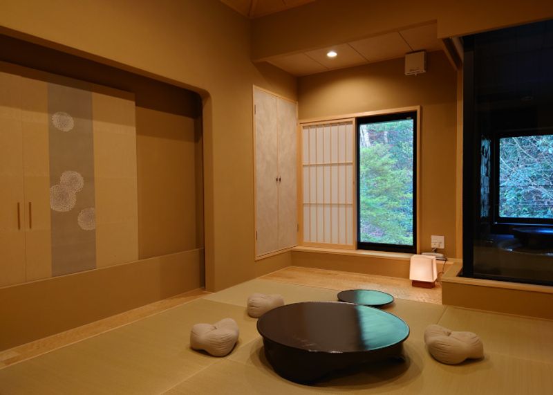 京都で温泉とアートを楽しむ旅はいかが？　老舗旅館 「すみや⻲峰菴」へGO