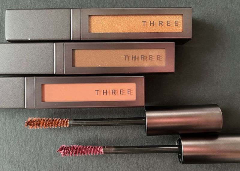 ユニバーサルな目元の印象は、THREEでつくる【倉田真由美のBeauty Life】