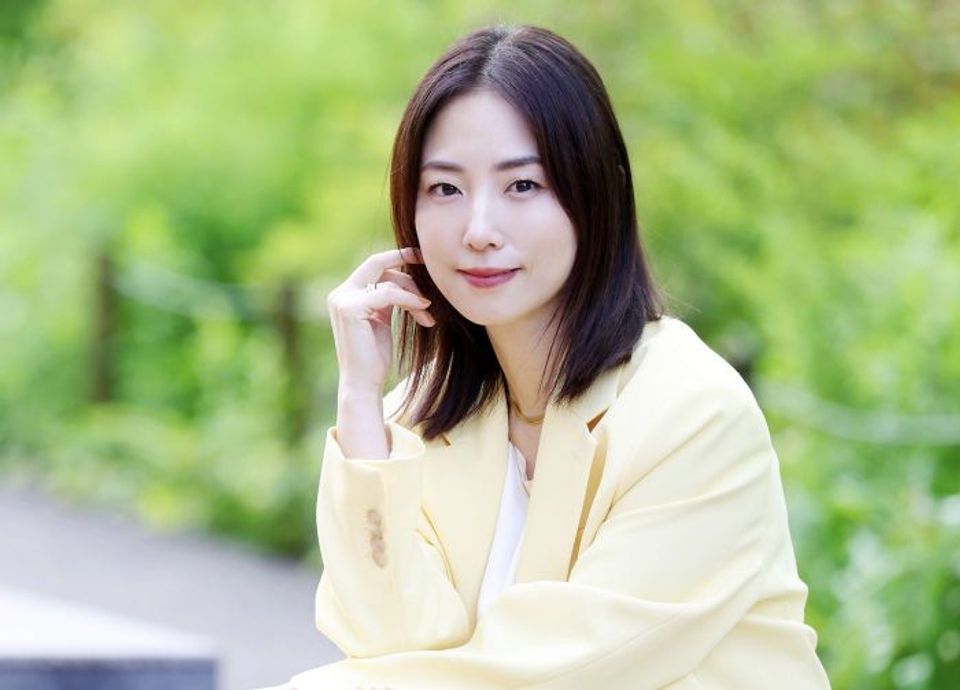 MEGUMIさんに学ぶ、保湿重視の陶器肌美容
