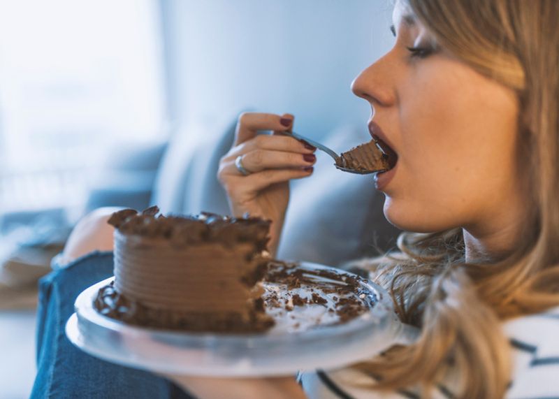 ストレス食いを改善！　エモーショナル・イーティングの原因、影響、克服方法