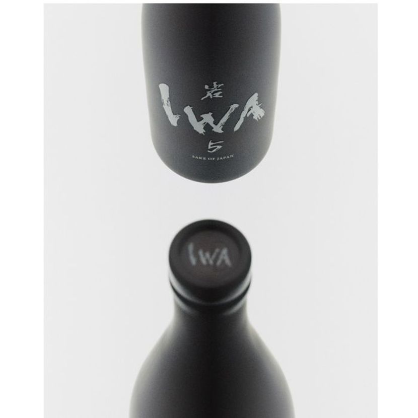 「ドン ペリニヨン」の元醸造最高責任者による日本酒ブランド 「IWA」から 第 2 弾が発売！