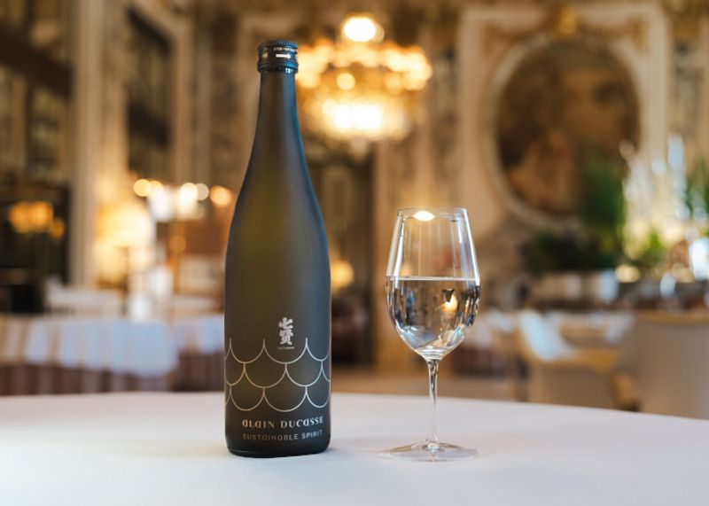 「七賢 × アラン・デュカス」酒粕を原料としたオリジナルスピリッツを発売