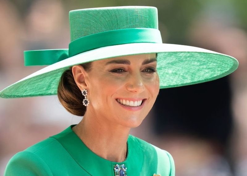 英・キャサリン皇太子妃が欠席したイースター礼拝で、王室女性たちがグリーンをまとった理由