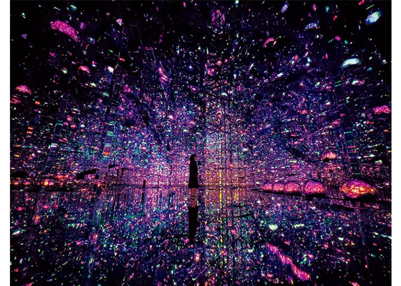 麻布台ヒルズ「チームラボボーダレス」の世界。境界のないアートに没入する体験を