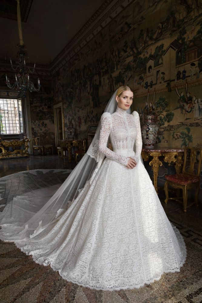 ダイアナ元妃の姪レディ・キティ・スペンサーが結婚。ウェディング