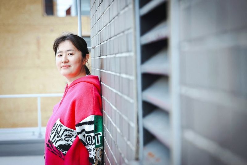 作家・柚木麻子、最新作『あいにくあんたのためじゃない』に込めた想い