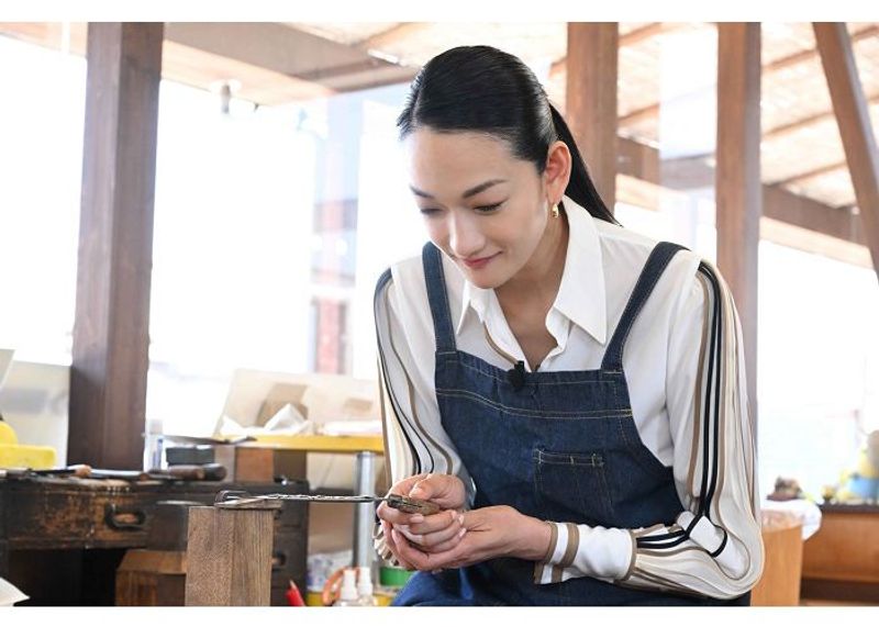 「冨永愛の伝統to未来」BS日テレで放送　日本刀の聖地で刀鍛冶に刀作りを学ぶ