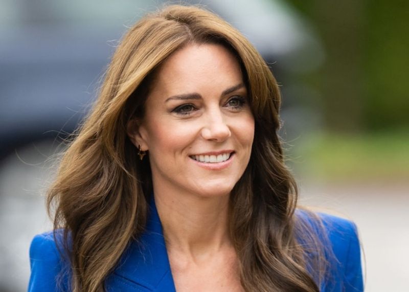 英・キャサリン皇太子妃が公式に復帰。がんと闘う若き女性を抱きしめる感動的な写真を公開