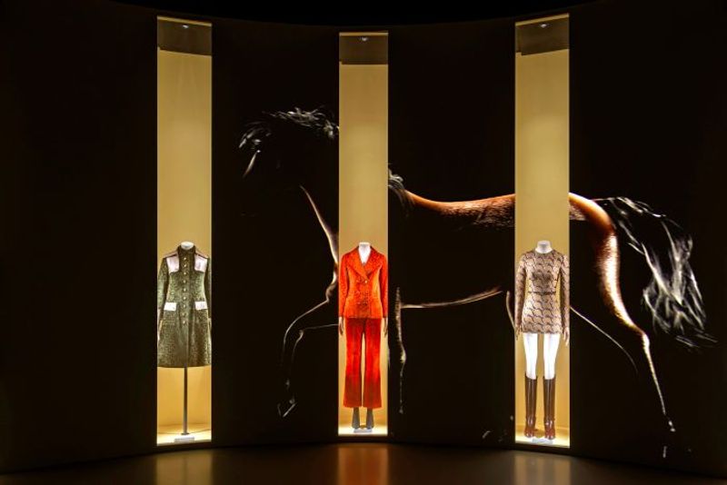 グッチの精神とクリエイティビティーを体感できる展覧会「GUCCI COSMOS」（京都市京セラ美術館）