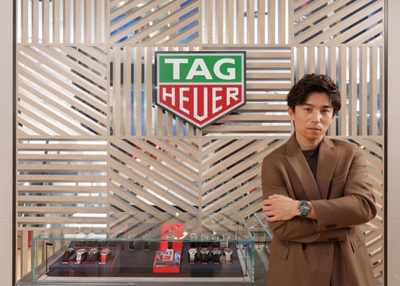 「タグ・ホイヤー 大阪 心斎橋」がリニューアルオープン。俳優の中尾明慶が来店
