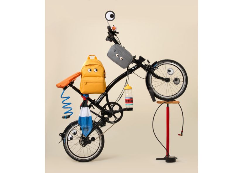 アニヤ・ハインドマーチ、自転車やサイクリング用品をそろえたポップアップを開催