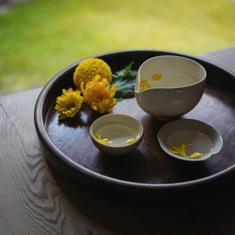 白露・「今宵堂」の酒器で菊酒を楽しむ【町家宿おかみの､たびする京都くらす京都｡】