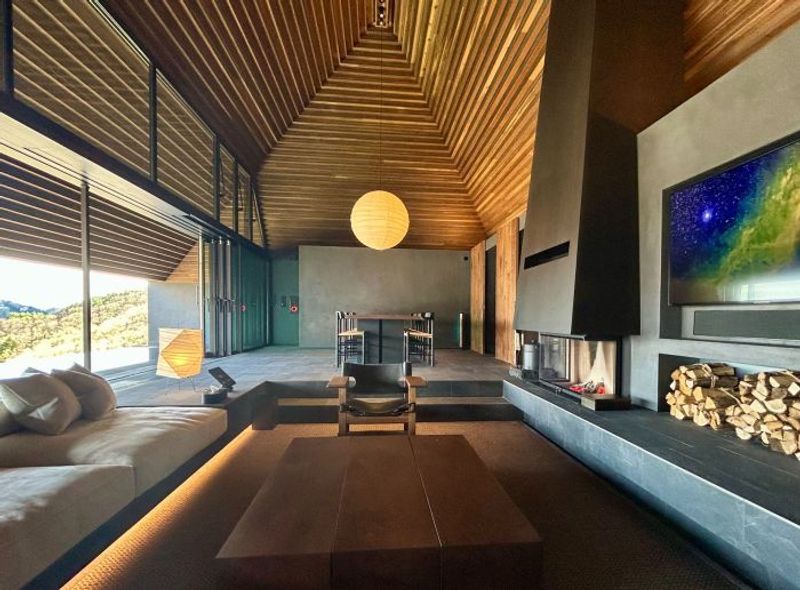 【NOT A HOTEL】世界的な建築家が手がけた別荘を合理的に保有？ 話題の革新的なサービスに迫る