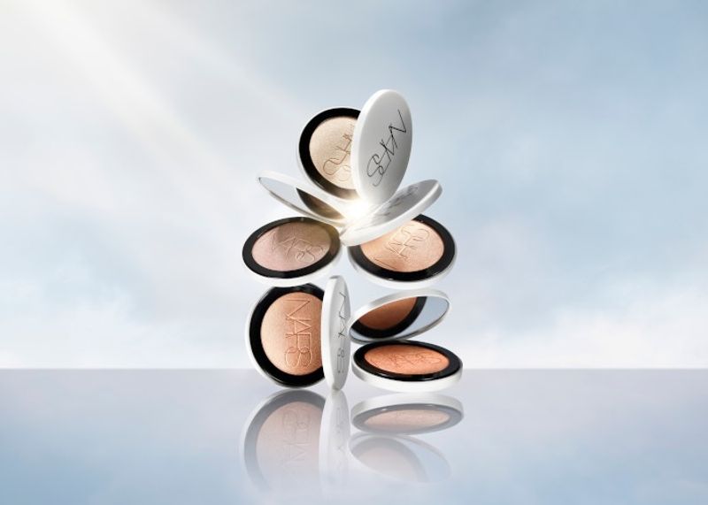 【NARS】大人気「ライトリフレクティング」シリーズに、待望のハイライターが誕生