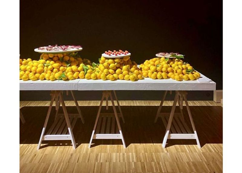 料理とデザイン、アートが交差する「食卓の芸術」で物語を紡ぐ　パリのフードデザイナー、マリ・ユキ・メオン