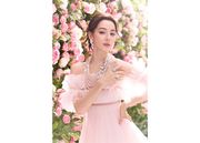 バラの花びらの優美な舞いをジュエリーに　ミキモトの新作「レ ペタル」コレクション