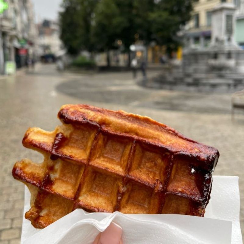 ベルギー・リエージュに行ったら食べたいワッフルとは