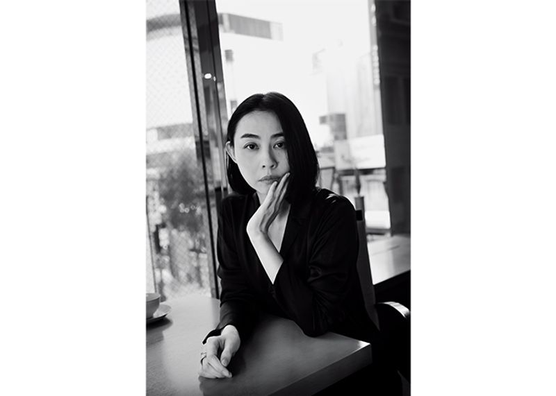 【私と銀座の物語】思い出がある街でかつて生きていた人の声を聞く。作家 朝吹真理子