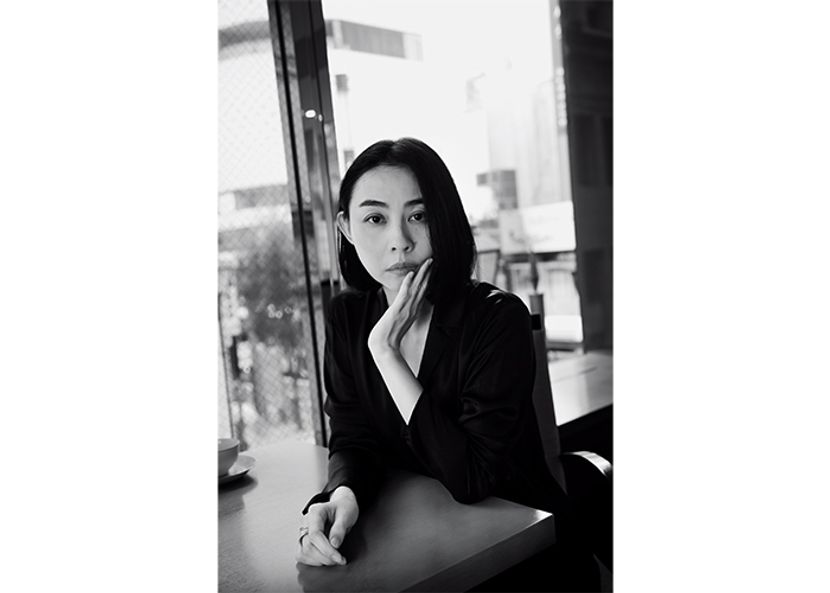 【私と銀座の物語】思い出がある街でかつて生きていた人の声を聞く。作家 朝吹真理子