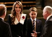 英ジョージ王子が初出席！ 父ウィリアム皇太子に代わり、母キャサリン皇太子妃と恒例の戦没者追悼イベントに