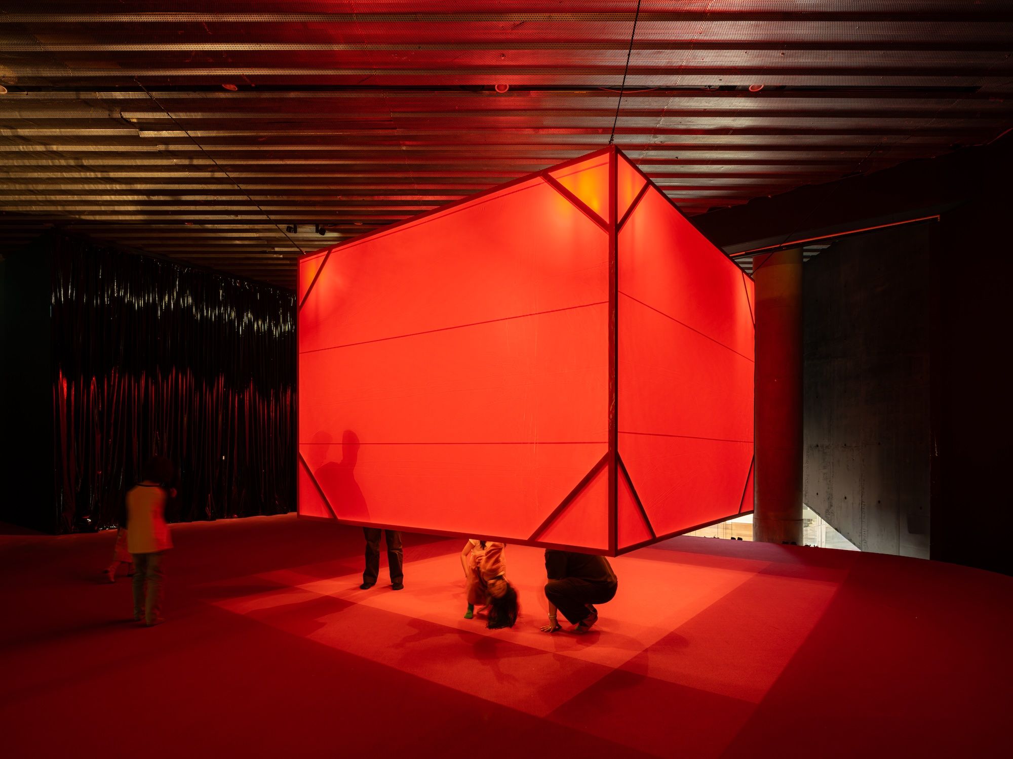 Tsuruko Yamazaki_Red ⓒ Cheolki Hong. Leeum Museum of Art