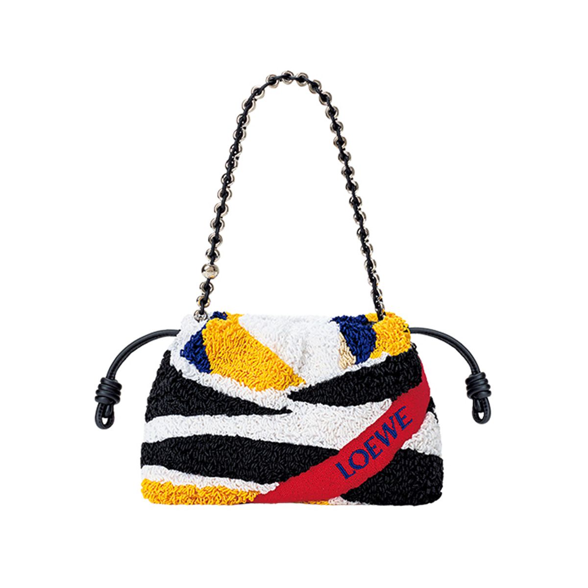 バッグ“フラメンコパース”［W30×H20×D10.5㎝］￥1,261,700（ロエベ／ロエベ ジャパン クライアントサービス）