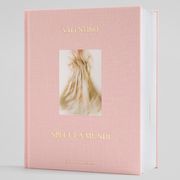 ヴァレンティノ、写真家マーク・ボスウィックによるオートクチュールブック『スペキュラ ムンディ』発売