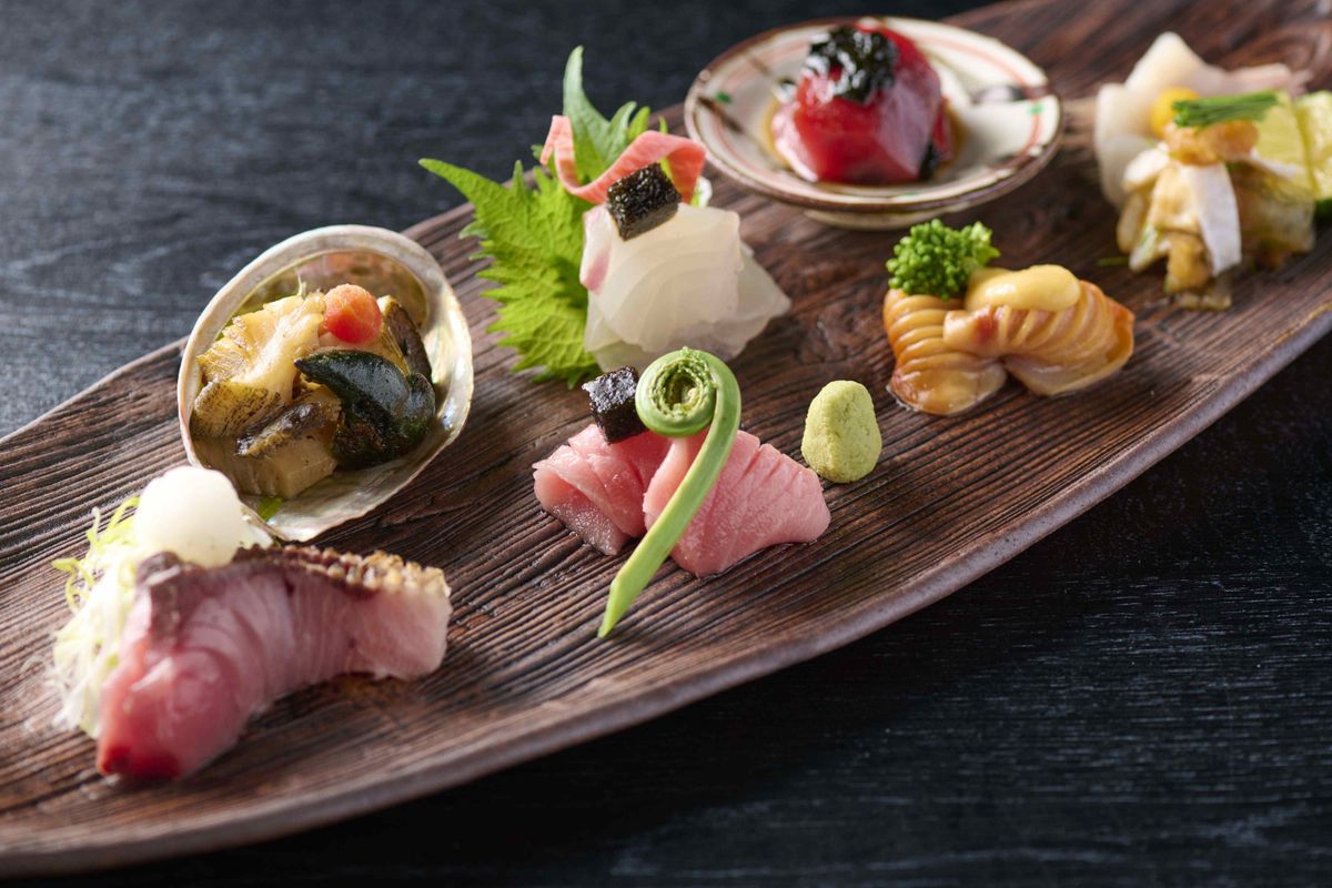 地元の新鮮な海の幸や旬の素材がそろう料理の数々
