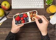 夕食後の小腹満たしに！ 軽く食べられるギルトフリーな夜食10選