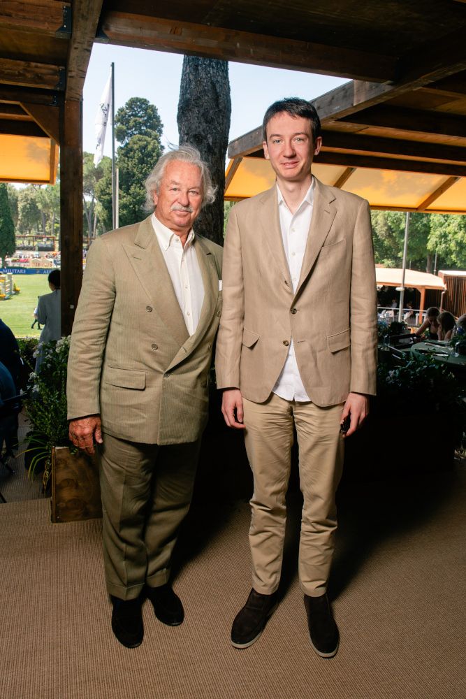 〈左から〉ピエール・ルイジ・ロロ・ピアーナ、フレデリック・アルノー
