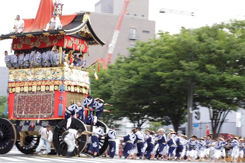 【ROKU KYOTO】祇園祭を室内の特等席で堪能。宿泊者限定の特別プログラムを開催