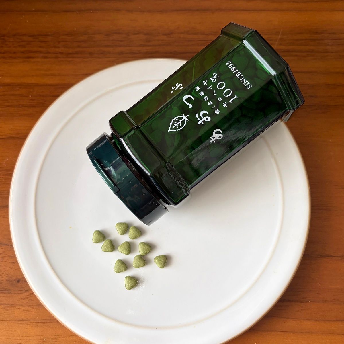 モロヘイヤを粒状にしただけ。着色料、防腐剤、保存料、人工的なビタミン類などは不使用。あおつぶパック[750粒] 75包 &yen;5,616/株式会社 青粒