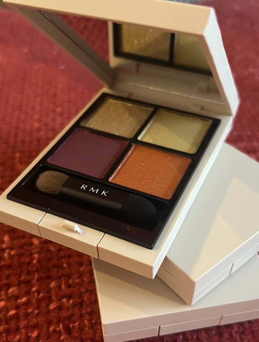 RMK シンクロマティック アイシャドウパレット EX-19 Stealth＆Spark ¥6,380（限定販売中）／RMK Division