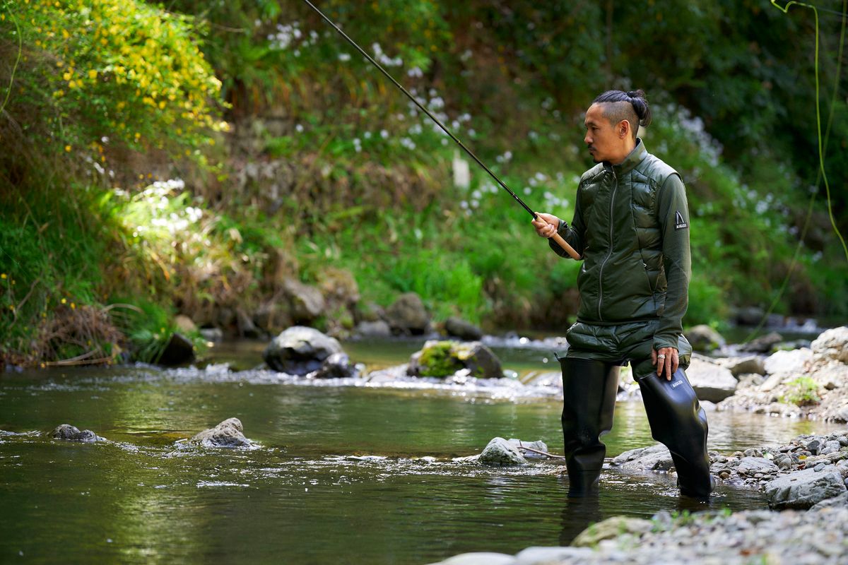 4月に京都で開催されたイベントでは、「AIGLE×SETCHU」の服を着て、釣りを楽しんだ