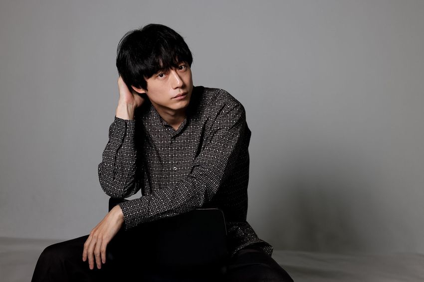 【坂口健太郎】映画『私はあなたを知らない、』主演インタビュー　「頭と心をフル稼働し続けた撮影現場」