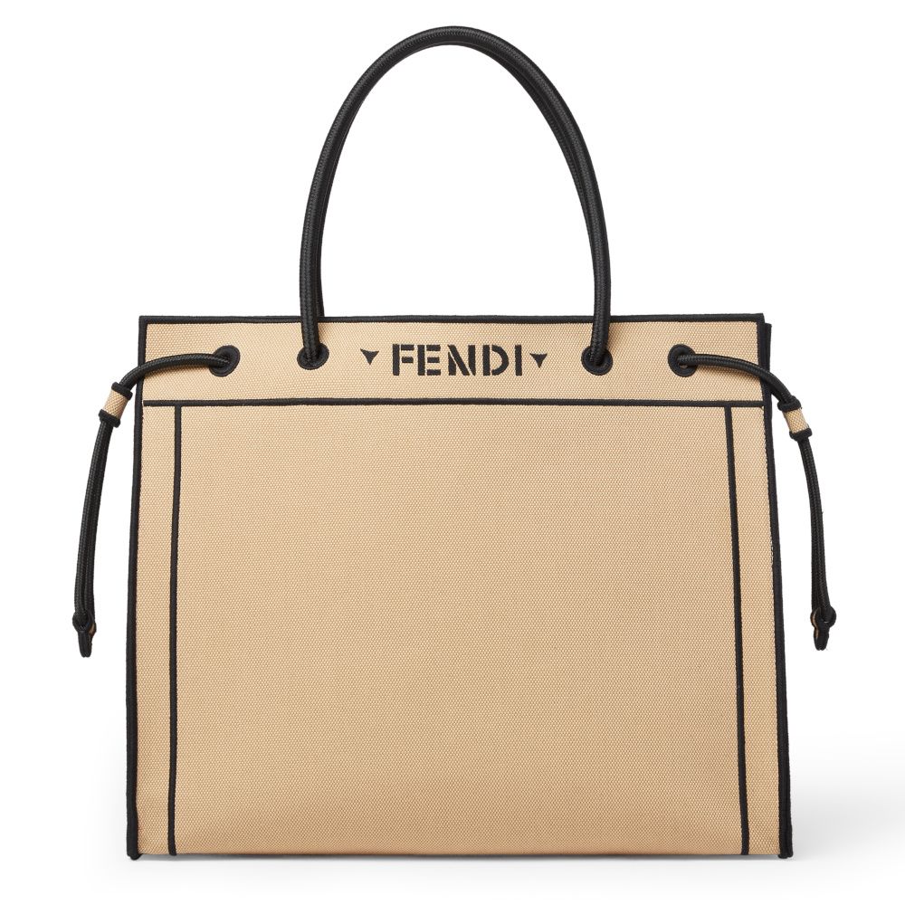 「フェンディ マジック」（ベージュ）¥436,700（日本限定カラー）