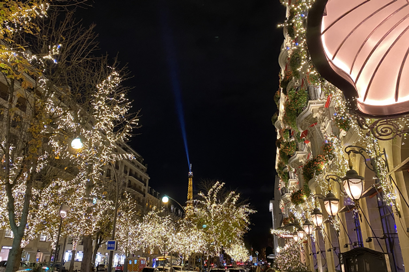 【パリ駐在員レポート】街並みも気持ちも明るく彩るパリのクリスマスイルミネーション