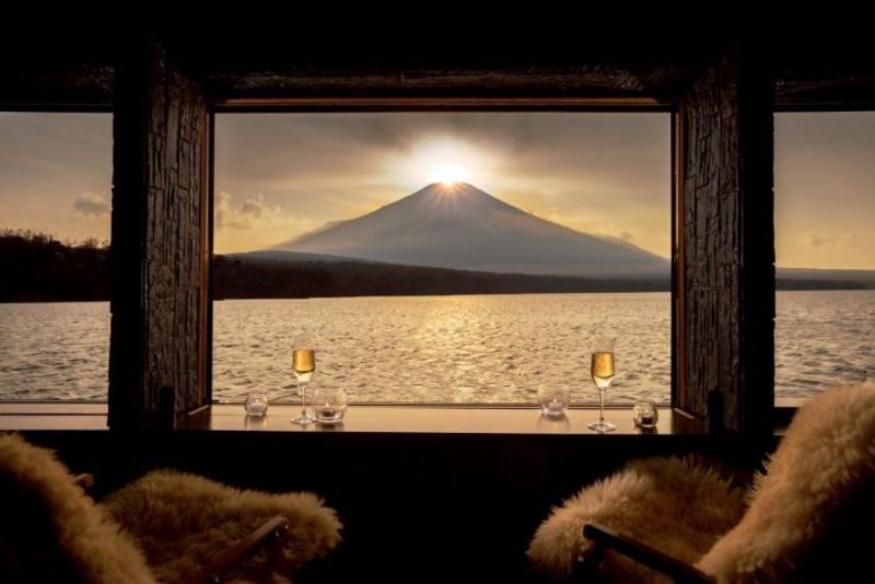 【星野リゾート今だけバナシ】絶景に乾杯！「ダイヤモンド富士」を湖上から鑑賞