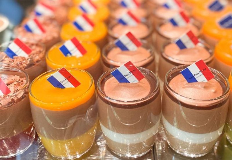 パリ祭を祝ってショコラもトリコロールに【日本唯一のチョコジャーナリストがオススメ!】