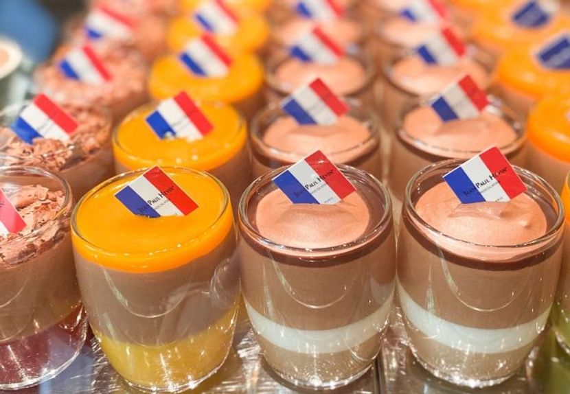 パリ祭を祝ってショコラもトリコロールに【日本唯一のチョコジャーナリストがオススメ!】