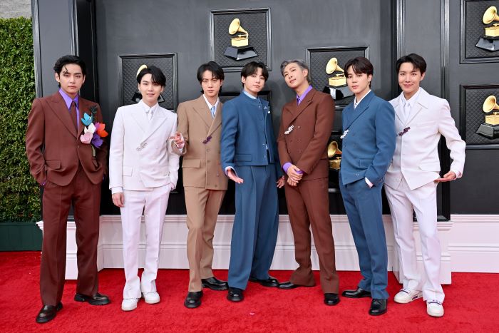 BTSが「ソロ活動専念」に至った深い訳。なぜK-POPアイドルのキャリア