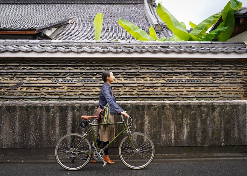 秋の京都で自転車旅。妖怪に銭湯……昭和レトロ満載の西陣エリア【町家宿おかみの、たびする京都くらす京都。】