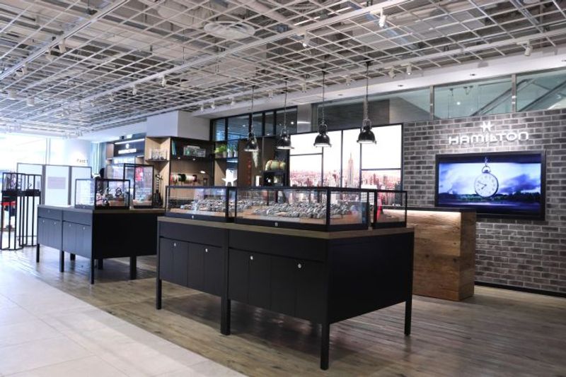 「ハミルトン」が、大規模リニューアルした「新宿フラッグス」に直営店をオープン