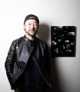 浅野忠信のヒストリーを体感するアート個展が開催 | marie claire